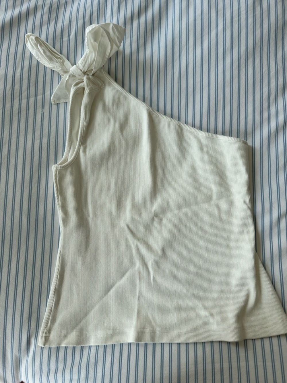 Anthropologie One-Shoulder Bow Tank Top in Off-White